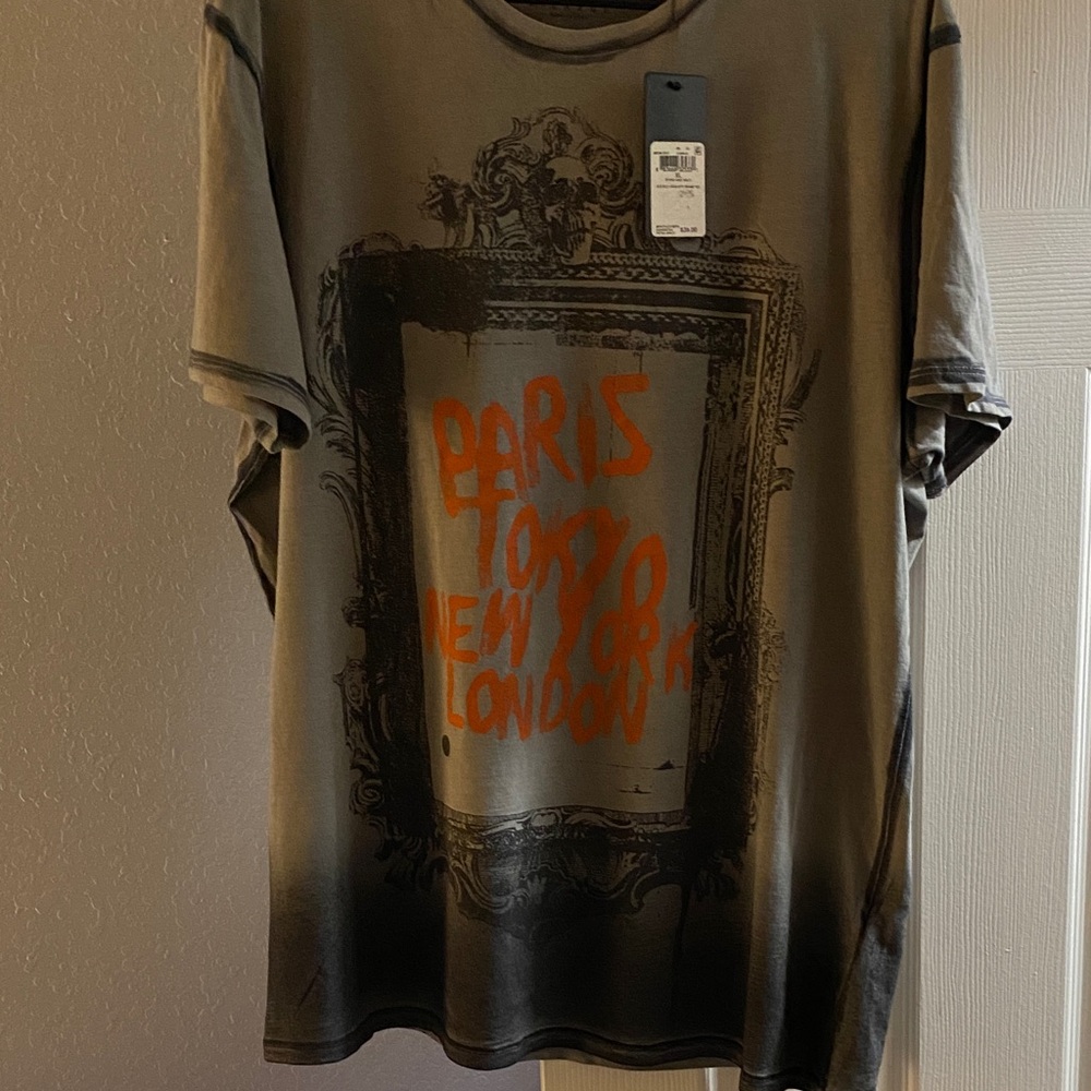 Guess Gray and Orange Graphic Men's T-Shirt